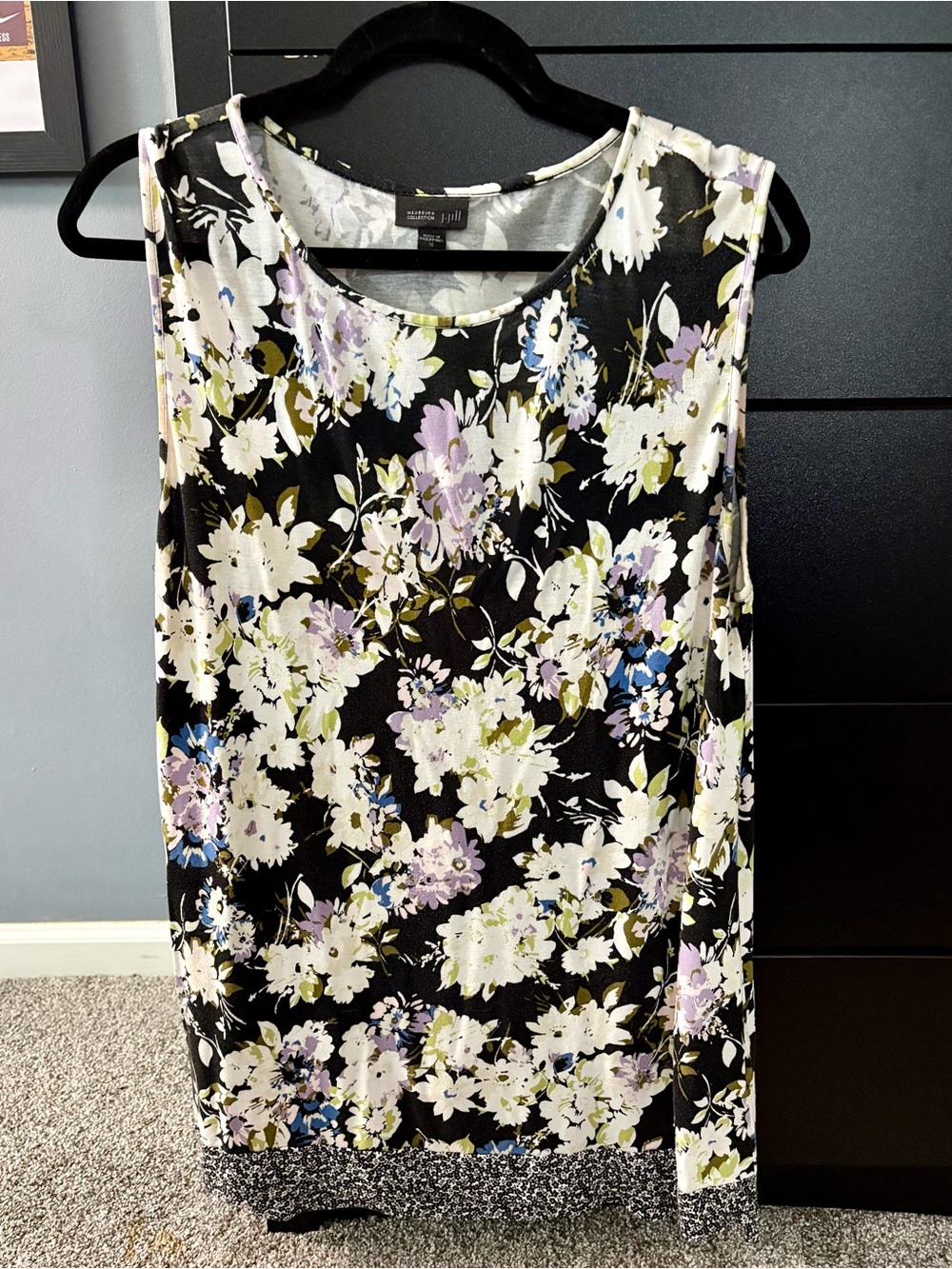 ❤️ J.Jill Tank Top with Florals on Black and Contrasting Hem Size M
